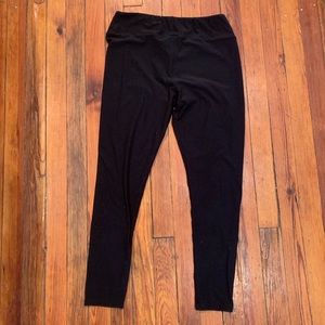 Lularoe black TC Leggings 🎉